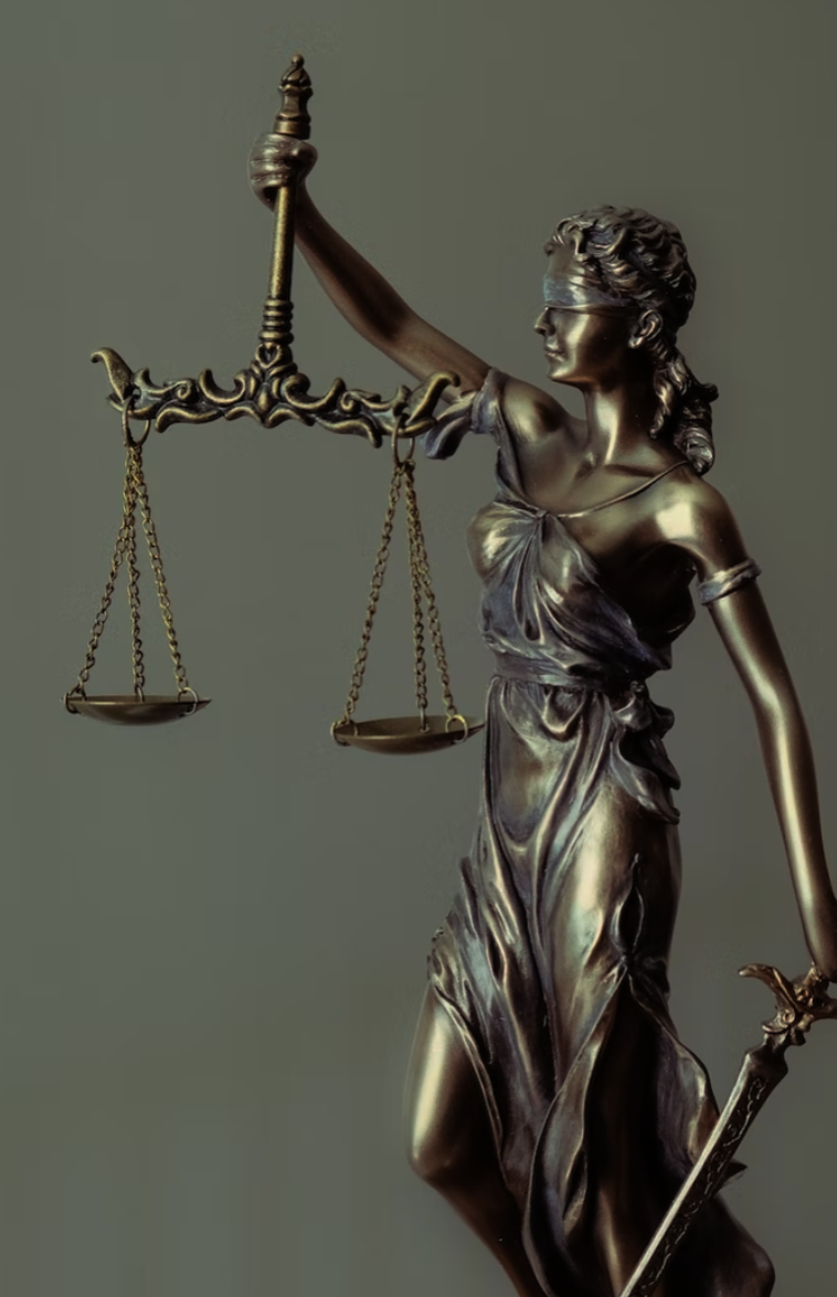 Statue de la justice représentant le droit pénal